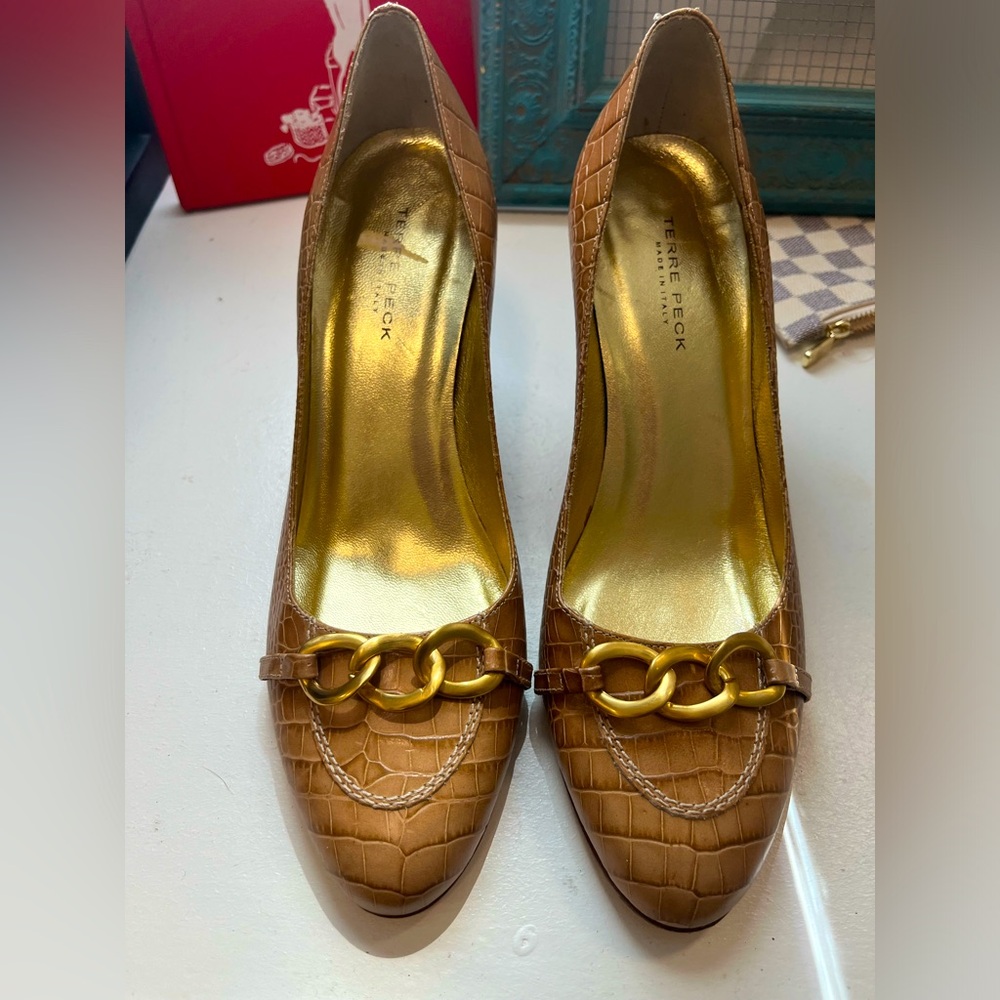 Terre Peck tan high heels size 8